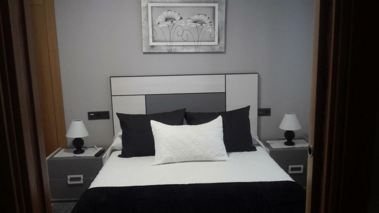 Pension Las Catedrales Hotel Ribadeo Exterior photo